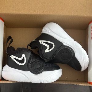 Nike Kids Black and White Sneakers